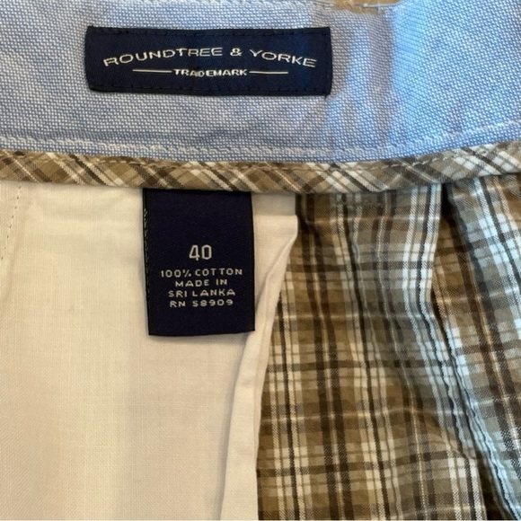 Roundtree and Yorke Shorts Size 40 Plaid Relaxed Pleated Front 9.5” Inseam NWT - Picture 3 of 4
